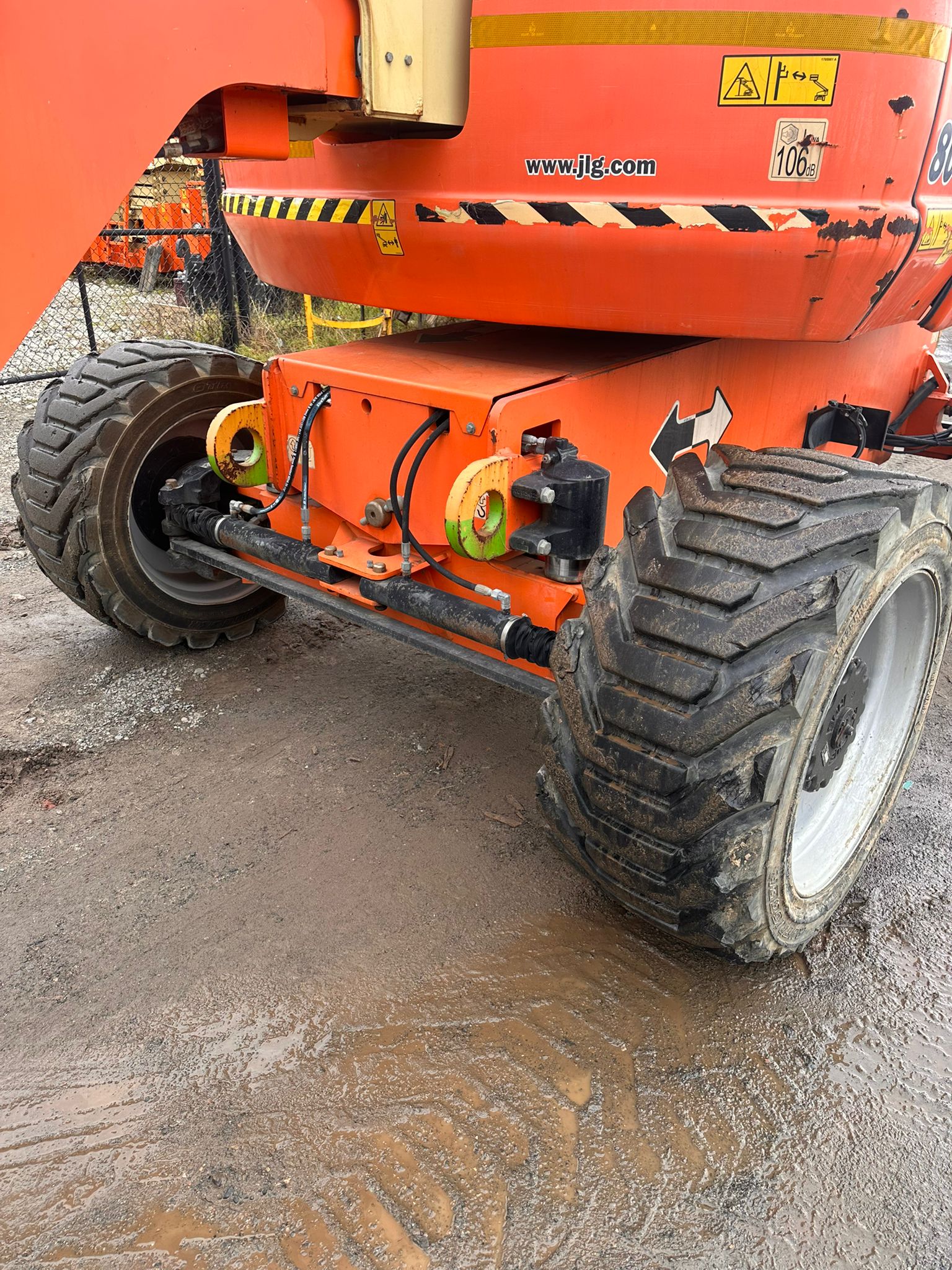 Sold - Articulated Boom Lift - View 3